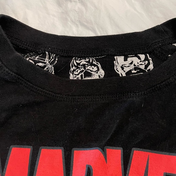 Marvel reversible avengers black sweatshirt - Picture 4 of 5